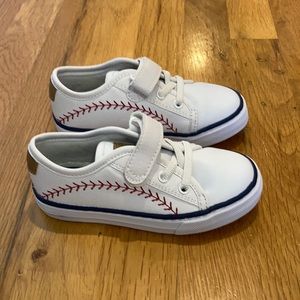 Baseball tennis shoes